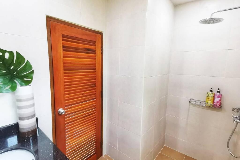 Anb Poolvilla 3Br Walk Private Beach In Pratamnak Pattaya Eksteriør bilde